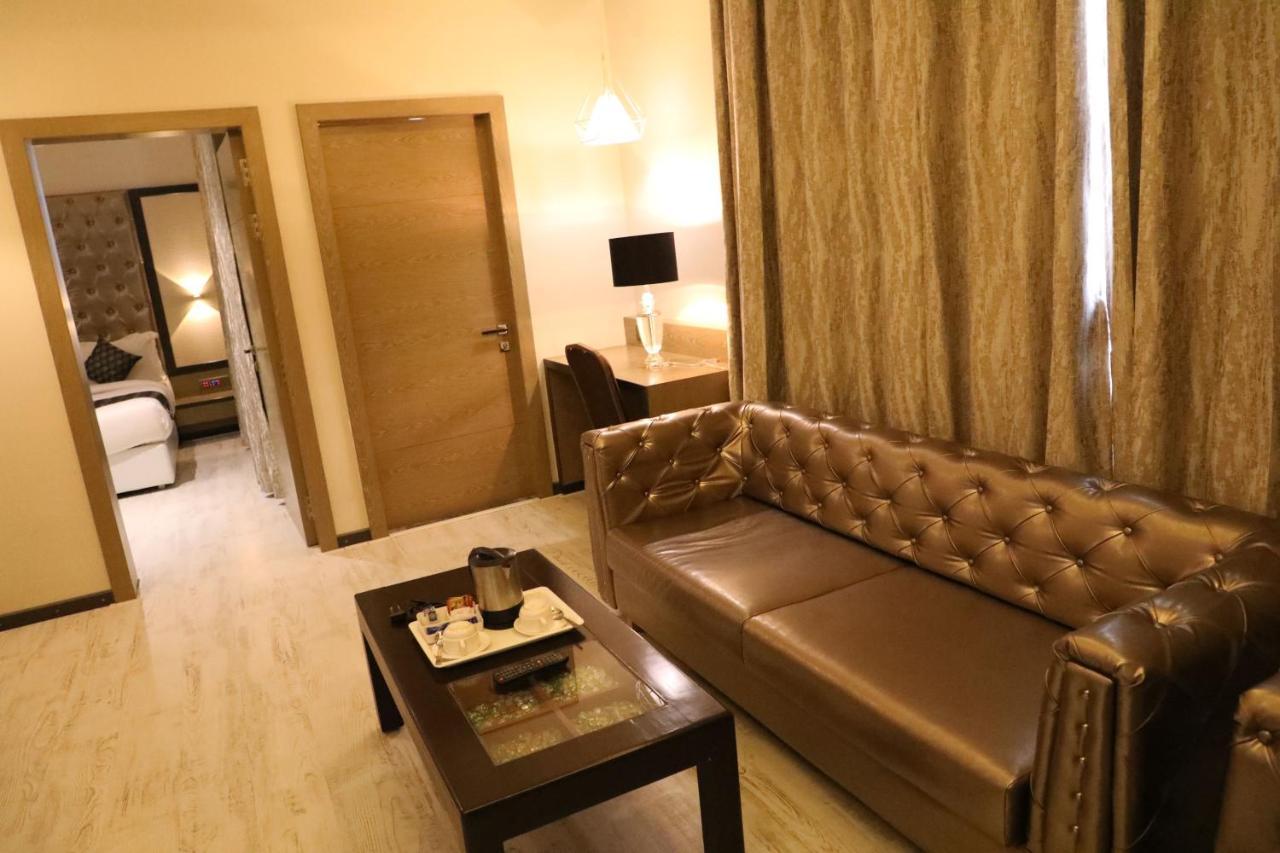 The Imperial Grand Hotel Ujjain Exterior photo